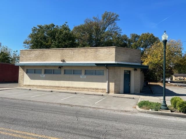Commercial for sale – 215 N 14th   Humboldt, TN